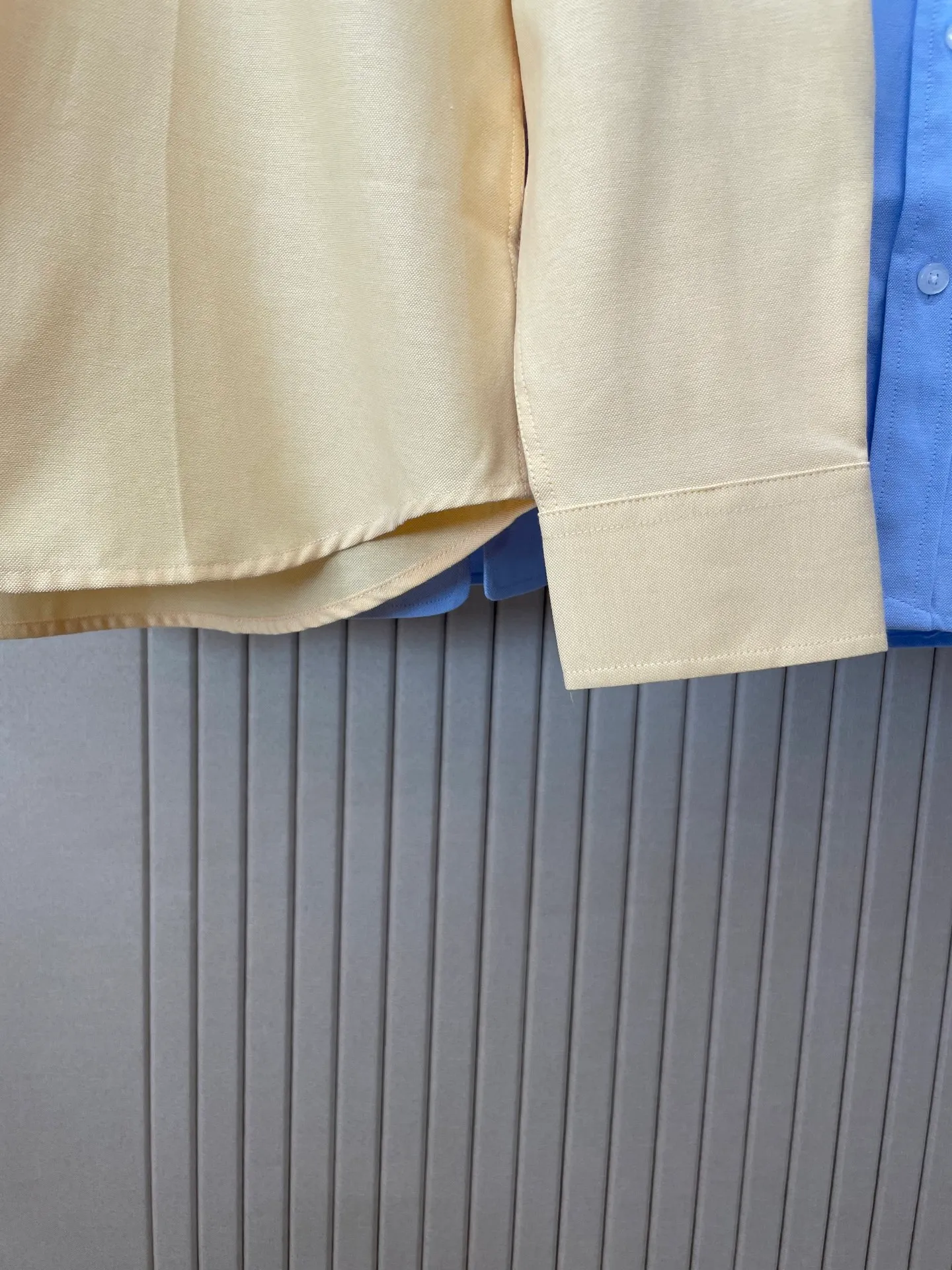 P220 🌸🌸🌸 POLO Ralph Lauren [High Quality] Classic shirt! Classic casual shirt made of pure cotton fabric with unique design, simple, clean and classic version design. It is a versatile style that can be switched at will. The fabric feels soft and delicate, highly breathable, close to the skin and comfortable to wear. It can be worn alone as an inner layer. Its versatile performance is beyond your imagination! The upper body of the ready-to-wear is simple and classic yet elegant! Size:M-XXL